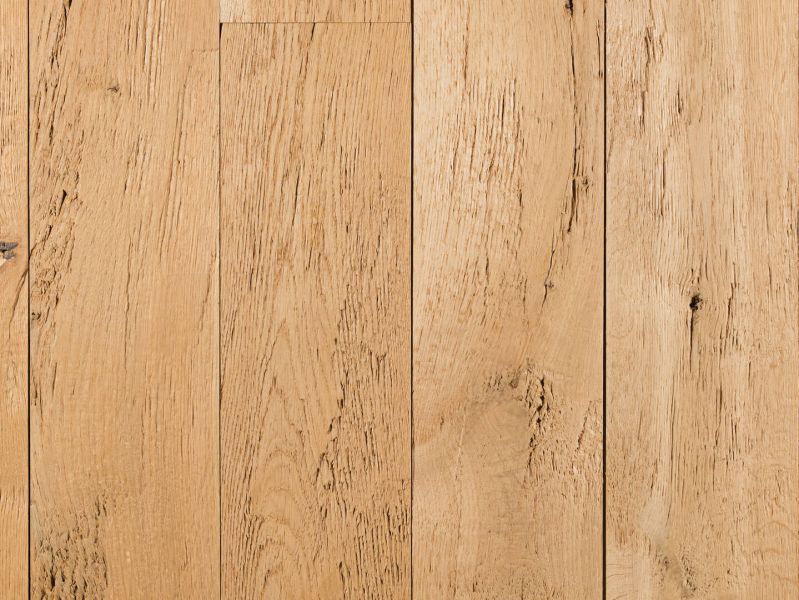 Chalet, Eiche, Profilholz, Oberfläche gehackt und gebürstet
