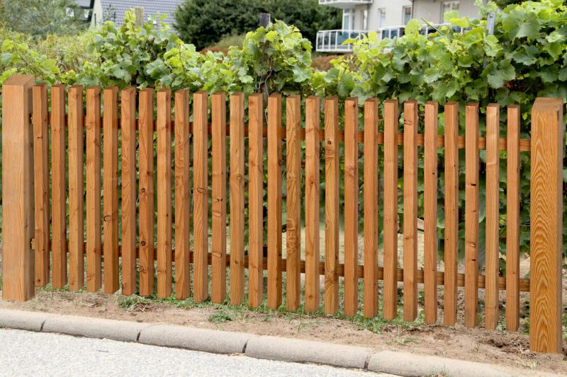 Gartenzaun Lindenberg, naturbelassen